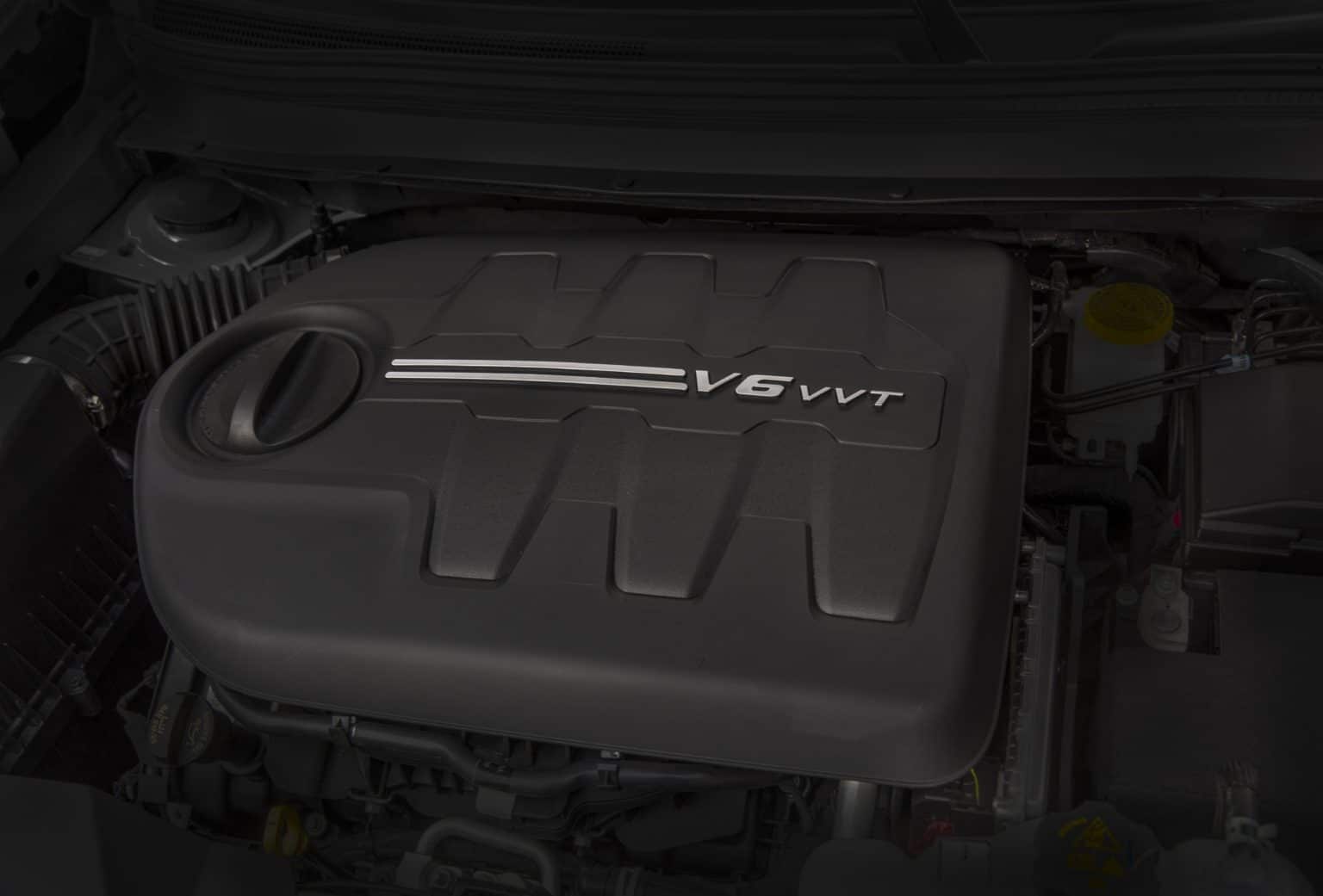 The V6 engine powertrain of the 2022 Jeep Cherokee.