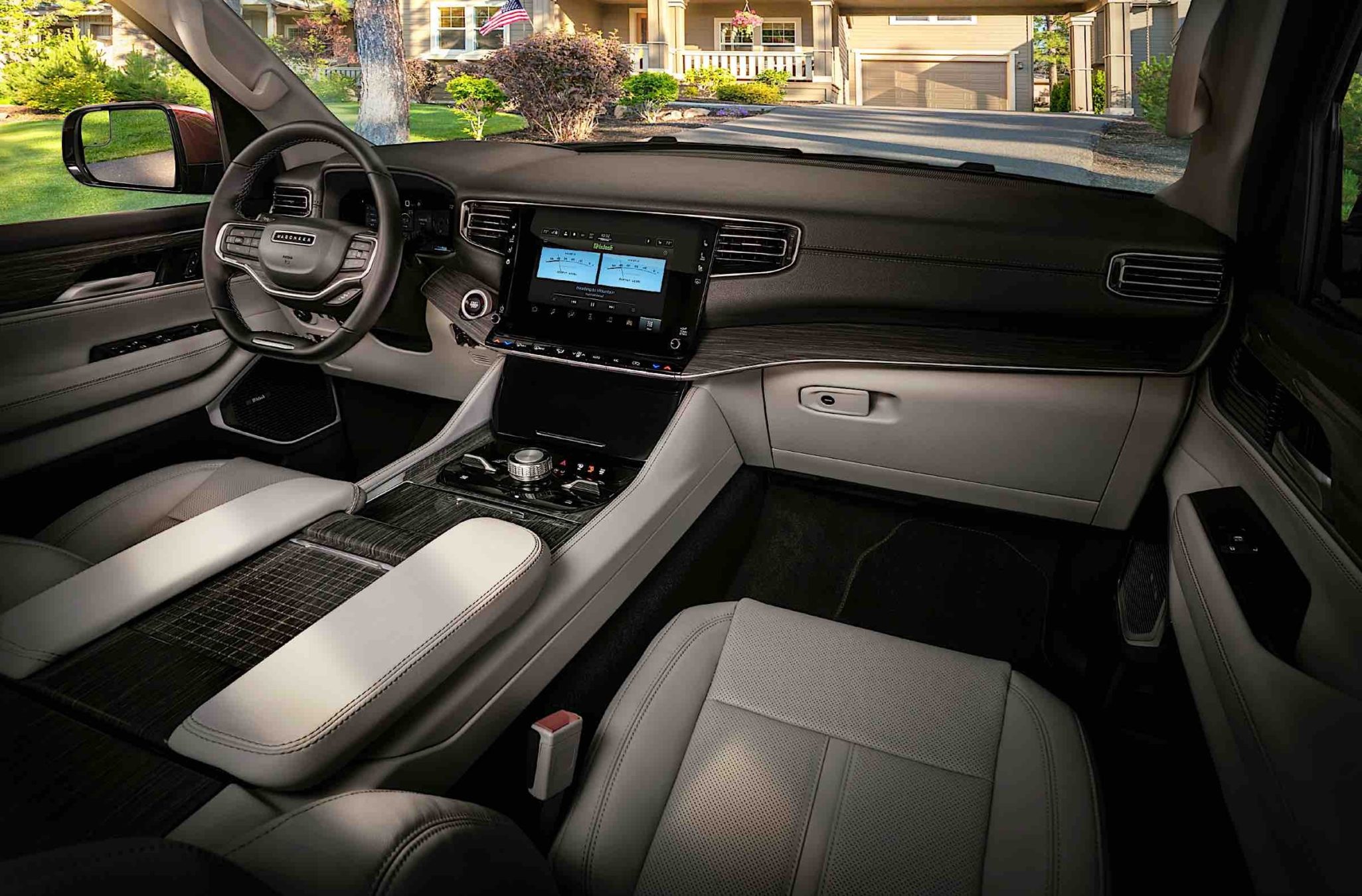 Interior of the 2023 Wagoneer L