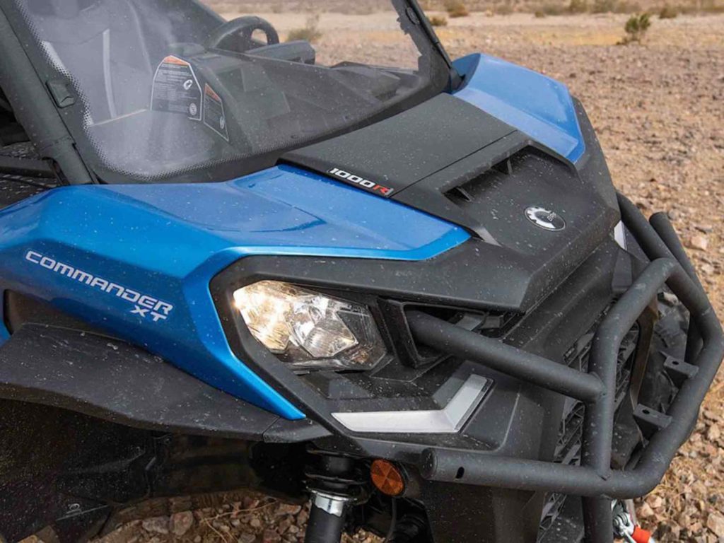 Commander Max XT 1000R front